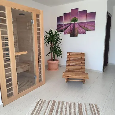 Cherry Tree Žrnovnica