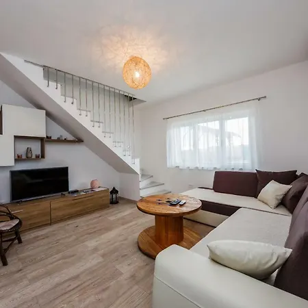 Ferienhaus Cherry Tree Žrnovnica