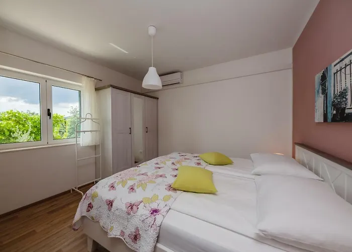 Cherry Tree Vikendica